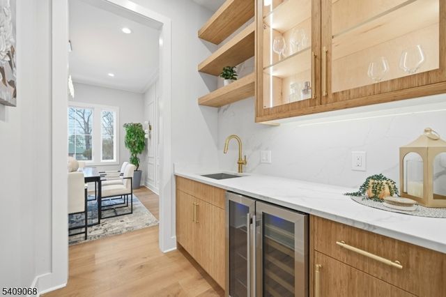 33 Tower Rd, Livingston Twp., NJ 07039