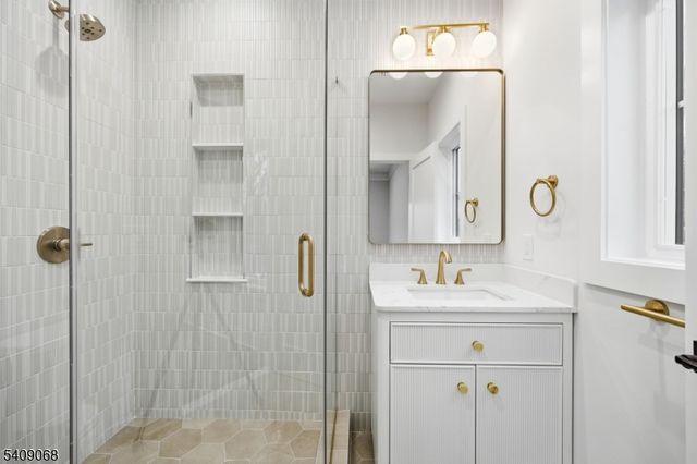 33 Tower Rd, Livingston Twp., NJ 07039