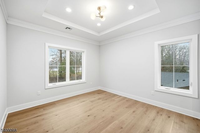 33 Tower Rd, Livingston Twp., NJ 07039