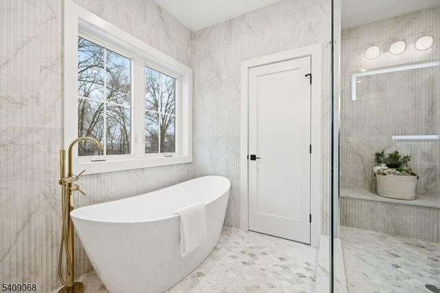 33 Tower Rd, Livingston Twp., NJ 07039