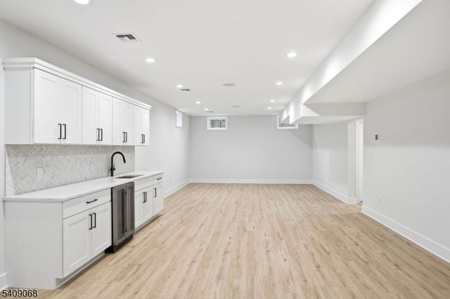 33 Tower Rd, Livingston Twp., NJ 07039