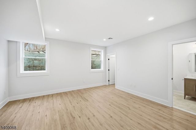 33 Tower Rd, Livingston Twp., NJ 07039