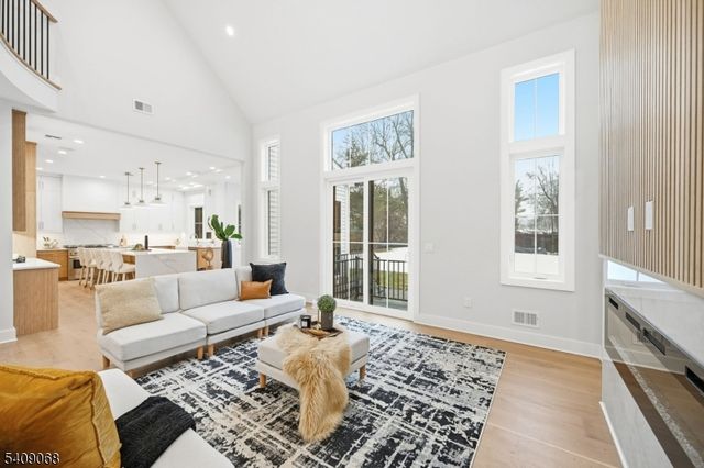 33 Tower Rd, Livingston Twp., NJ 07039