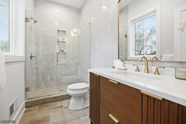 33 Tower Rd, Livingston Twp., NJ 07039