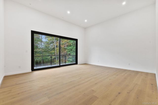 10 East Lane, Armonk, NY 10504