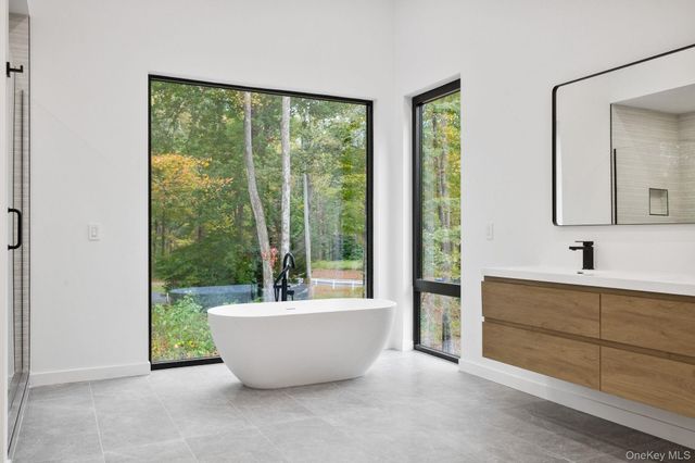 10 East Lane, Armonk, NY 10504