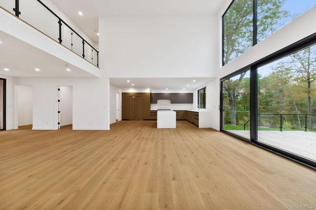 10 East Lane, Armonk, NY 10504