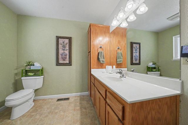 12850 Burnt Cedar Ln, Pine Grove, CA 95665