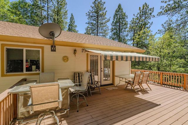 12850 Burnt Cedar Ln, Pine Grove, CA 95665