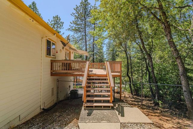 12850 Burnt Cedar Ln, Pine Grove, CA 95665