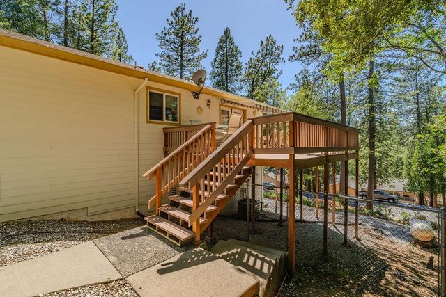 12850 Burnt Cedar Ln, Pine Grove, CA 95665