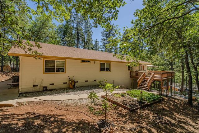12850 Burnt Cedar Ln, Pine Grove, CA 95665