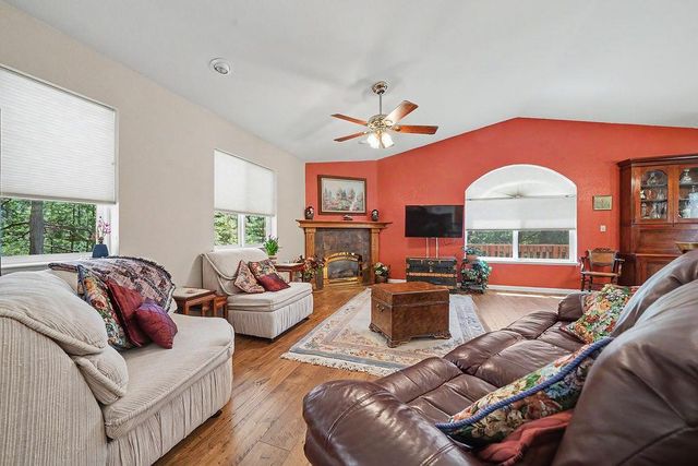 12850 Burnt Cedar Ln, Pine Grove, CA 95665