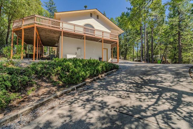 12850 Burnt Cedar Ln, Pine Grove, CA 95665