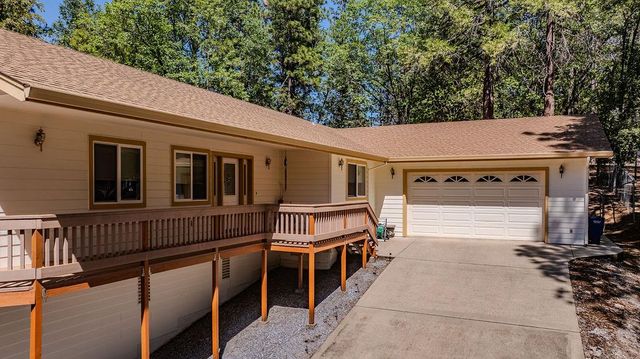 12850 Burnt Cedar Ln, Pine Grove, CA 95665