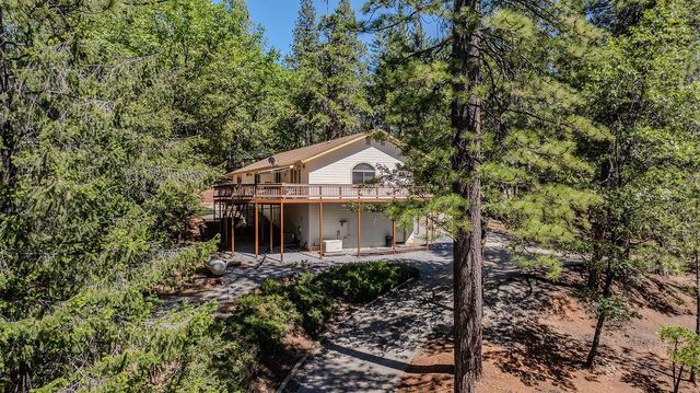 12850 Burnt Cedar Ln, Pine Grove, CA 95665
