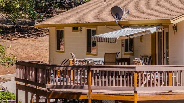 12850 Burnt Cedar Ln, Pine Grove, CA 95665