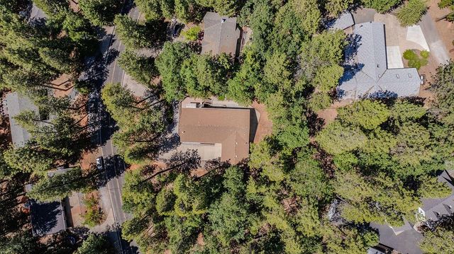 12850 Burnt Cedar Ln, Pine Grove, CA 95665