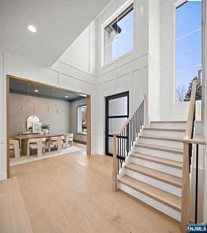 27 Garret Place, Glen Rock, NJ 07452