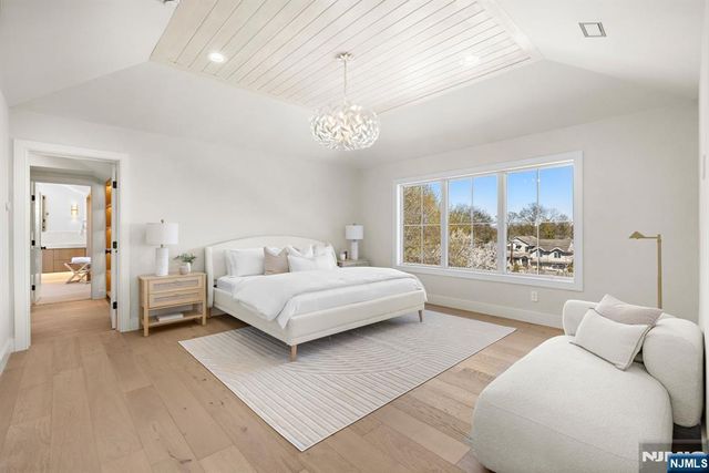 27 Garret Place, Glen Rock, NJ 07452