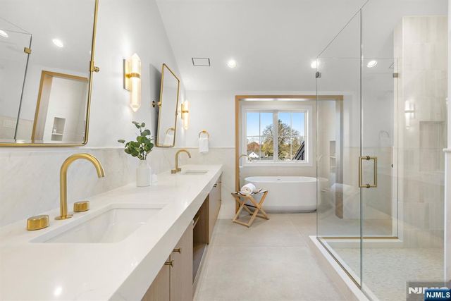 27 Garret Place, Glen Rock, NJ 07452