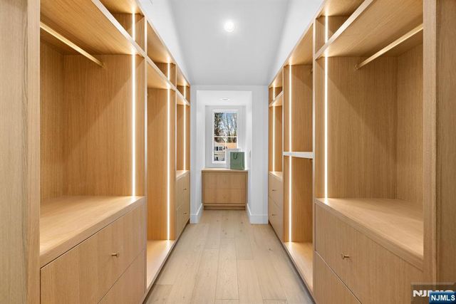 27 Garret Place, Glen Rock, NJ 07452