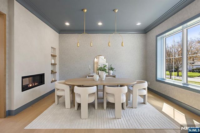 27 Garret Place, Glen Rock, NJ 07452