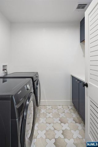 27 Garret Place, Glen Rock, NJ 07452