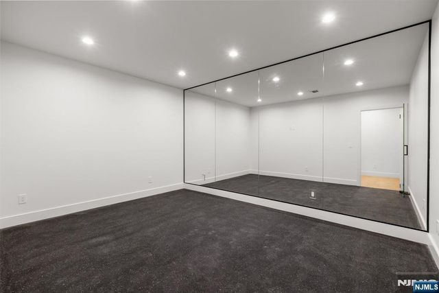 27 Garret Place, Glen Rock, NJ 07452