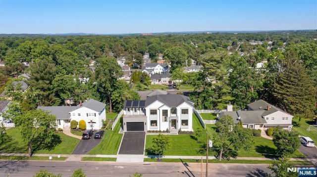 27 Garret Place, Glen Rock, NJ 07452