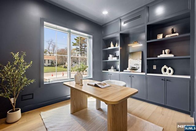 27 Garret Place, Glen Rock, NJ 07452