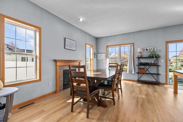 4124 E GLORY LANE, Appleton, WI 54913