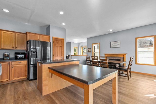 4124 E GLORY LANE, Appleton, WI 54913