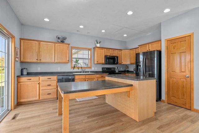 4124 E GLORY LANE, Appleton, WI 54913