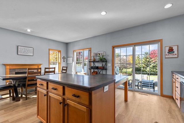 4124 E GLORY LANE, Appleton, WI 54913