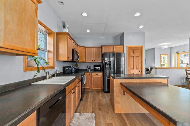 4124 E GLORY LANE, Appleton, WI 54913