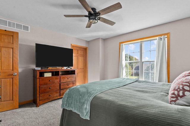 4124 E GLORY LANE, Appleton, WI 54913