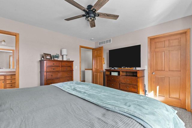 4124 E GLORY LANE, Appleton, WI 54913