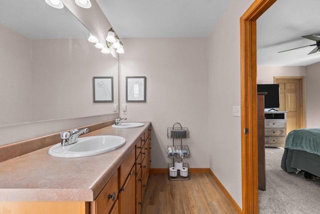 4124 E GLORY LANE, Appleton, WI 54913