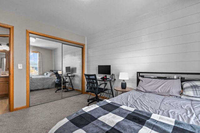 4124 E GLORY LANE, Appleton, WI 54913