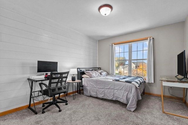 4124 E GLORY LANE, Appleton, WI 54913