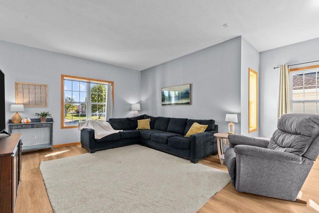 4124 E GLORY LANE, Appleton, WI 54913