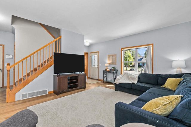 4124 E GLORY LANE, Appleton, WI 54913