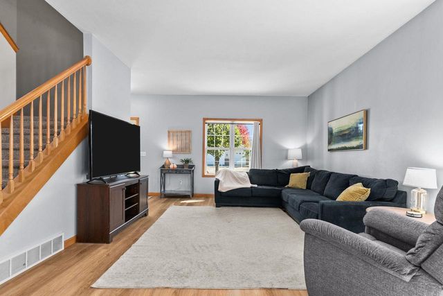 4124 E GLORY LANE, Appleton, WI 54913