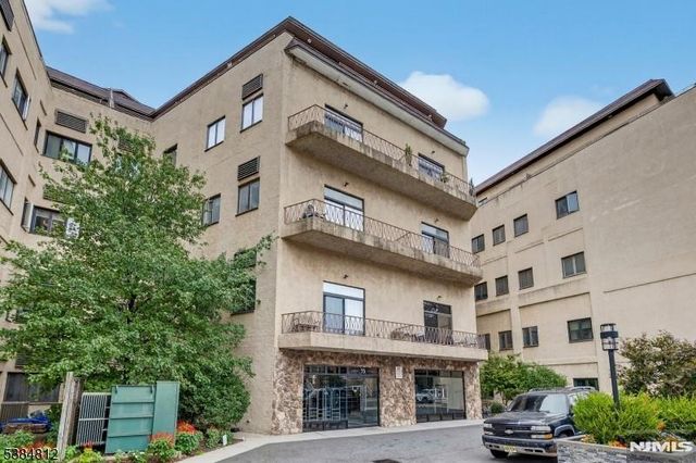 75 Liberty Avenue B17, Jersey City, NJ 07306