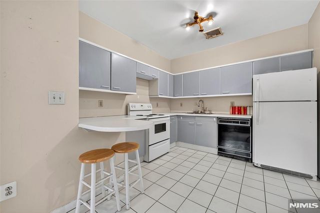 75 Liberty Avenue B17, Jersey City, NJ 07306