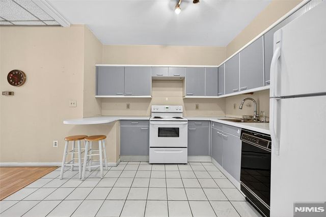 75 Liberty Avenue B17, Jersey City, NJ 07306