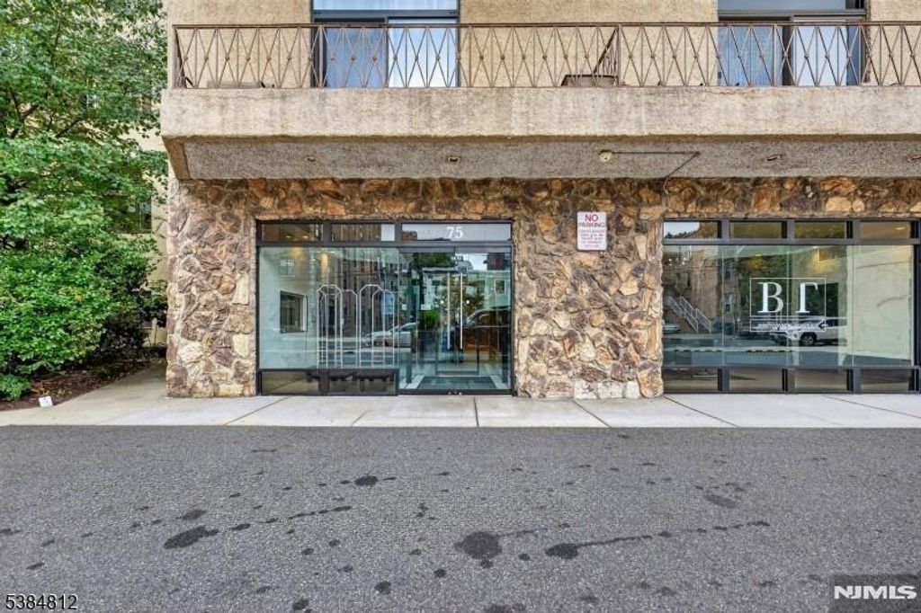 75 Liberty Avenue B17, Jersey City, NJ 07306