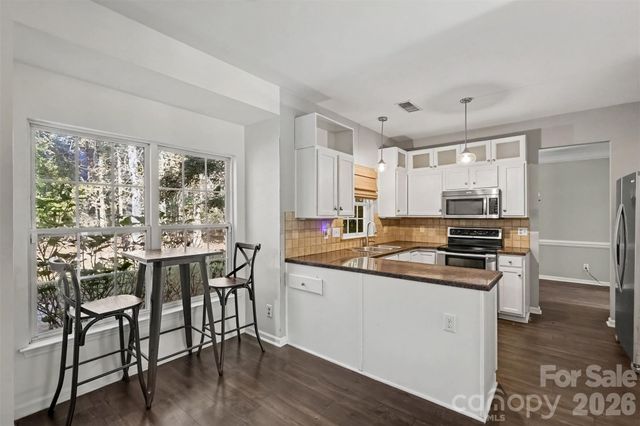9423 Willow Tree Lane, Charlotte, NC 28277