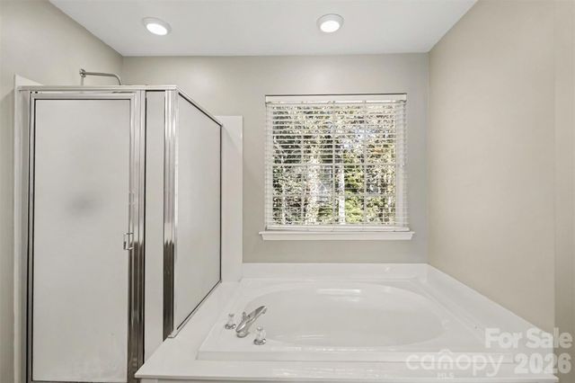 9423 Willow Tree Lane, Charlotte, NC 28277